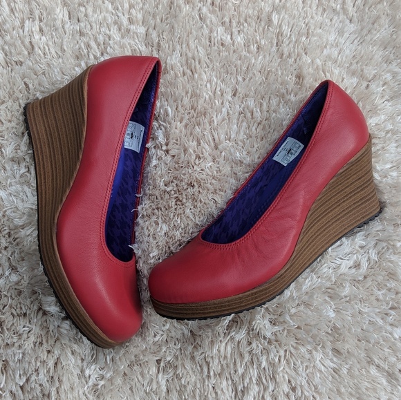 CROCS Shoes - NWOT Red Wedge Crocs Size 7